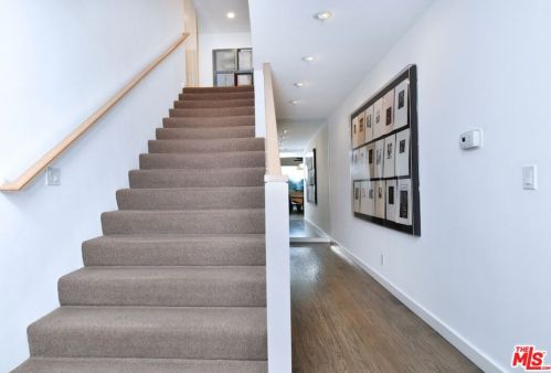 5037 Gaviota Ave, Van Nuys CA  91436-1427 exterior