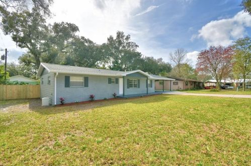 1302 Magdalene Ct, Lakeland, FL 33801-2928