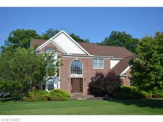3892 Stonebridge Blvd, Akron, OH 44321-3040