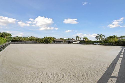 2904 Appaloosa Trl, West Palm Beach FL  33414-7639 exterior