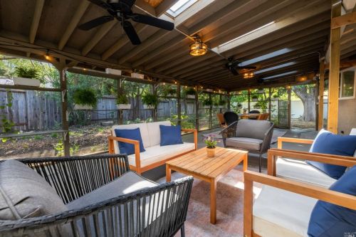 218 Sandalwood Ct, Vacaville CA  95687-5238 exterior