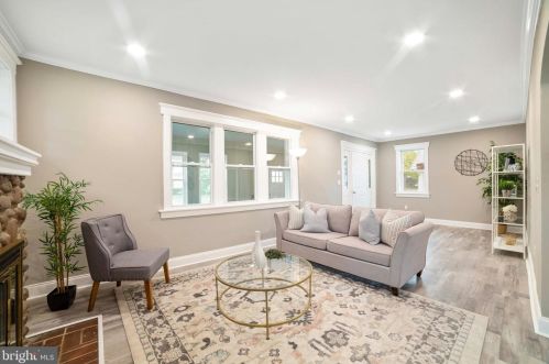 430 Manor Rd, Beverly NJ  08010-1028 exterior