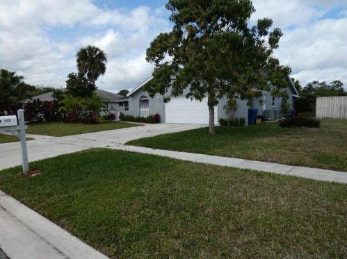 132 Sherwood Dr, West Palm Beach, FL 33411-8259