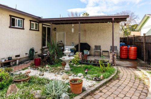415 Washo Dr, Ukiah CA  95482-5136 exterior