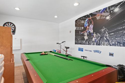 65-09 Beach Channel Dr, Far Rockaway NY  11691-2402 exterior