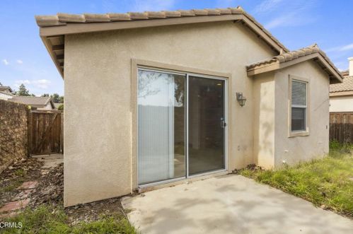 3870 Shakespeare Dr, Oxnard CA  93033-6868 exterior