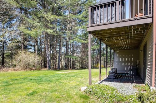 84 Cardinal Dr, North Kingstown RI  02852-6527 exterior