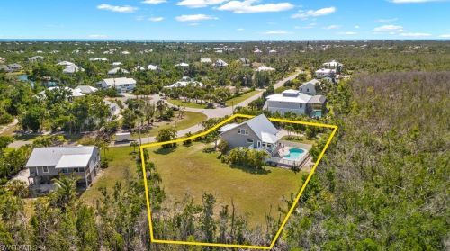 9393 Peaceful Dr, Sanibel FL  33957-4238 exterior