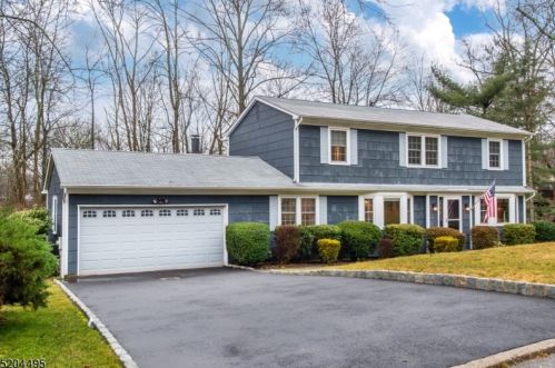 17 Woodland Ter, High Bridge, NJ 08829-1010