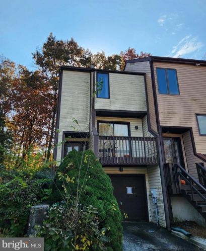 3243 Champions Dr, Wilmington, DE 19808-2601
