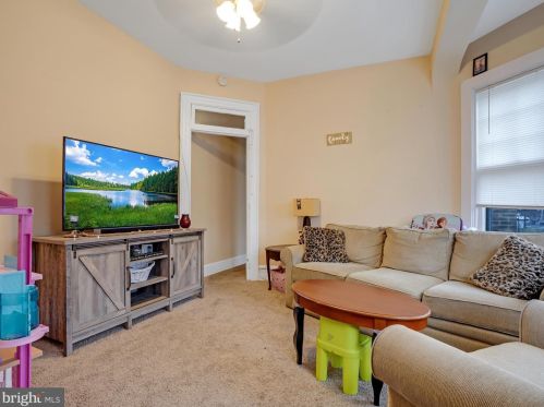 365 College Ave, Lancaster PA 17603-3319 exterior