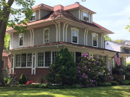 479 Brooklyn Blvd, Brightwaters, NY 11718-1027