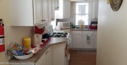 322 Dupont Ave, Pelican Island NJ  08751-2418 exterior