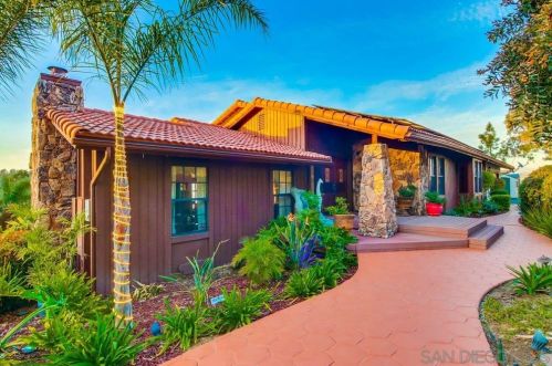 4296 Camino Alegre, La Mesa, CA 91941-7287