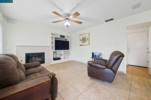 932 Anderson Cir, Woodland CA  95776-5100 exterior