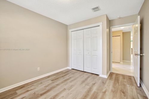 2728 177th Ave, Hollywood FL  33029-5142 exterior