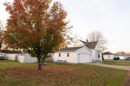 100 Maplewood Ave, Mount Vernon OH  43050-3138 exterior