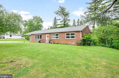 6972 Wertzville Rd, West Enola, PA 17025-1037