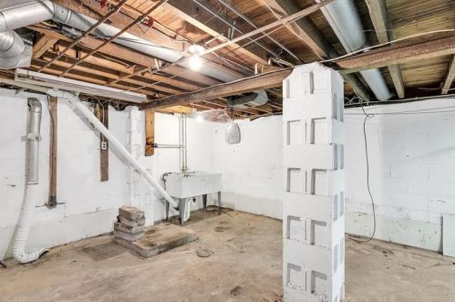106 Piersol Ave, Bentleyville, PA 15314-1354