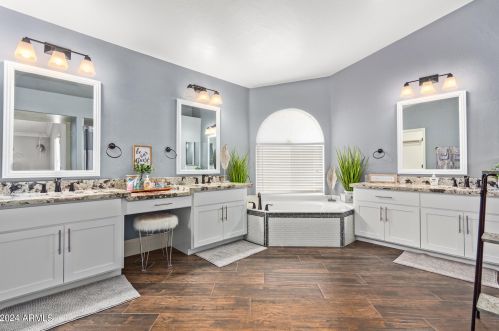 5717 Soft Wind Dr, Glendale AZ  85310-3643 exterior