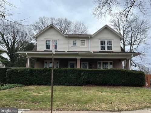 51 Woodland Dr, Lansdale, PA 19446-2826