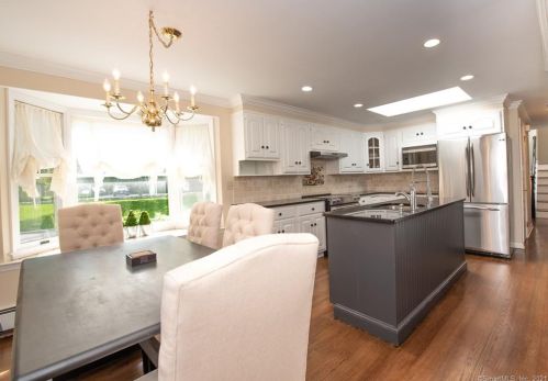 225 Sturges Ridge Rd, Wilton CT  06897-2727 exterior