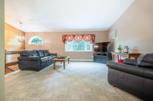 114 Lancaster Farm Rd, Salem NH  03079-4823 exterior
