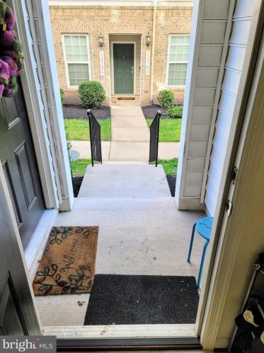 14738 Mason Creek Cir, Woodbridge, VA 22191