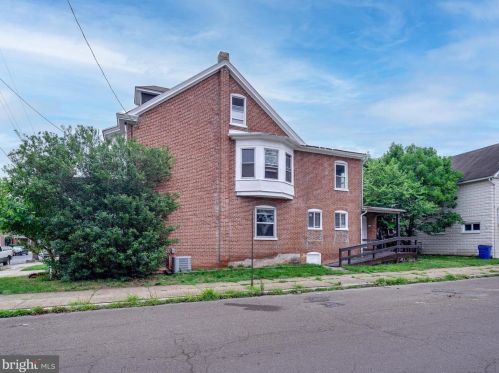 352 Spruce St, Pottstown PA  19464-5340 exterior