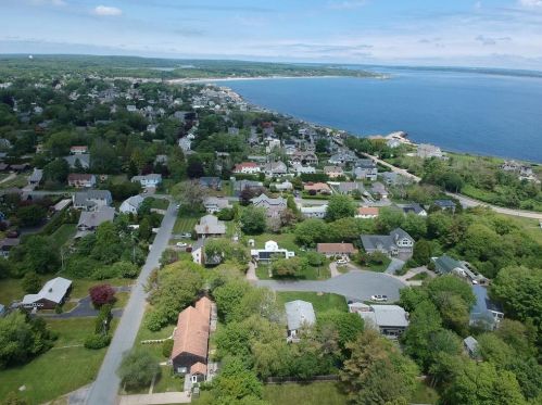 38 Noble St, South Kingstown RI  02882-3941 exterior