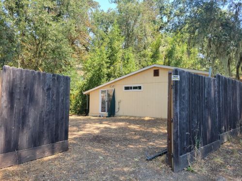 21801 Eastside Rd, Willits CA  95490-5700 exterior