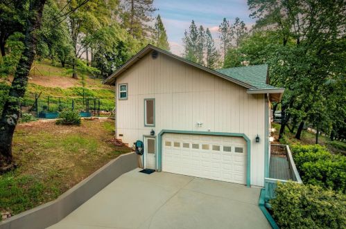 17444 Alexandra Way, Grass Valley CA  95949-7181 exterior