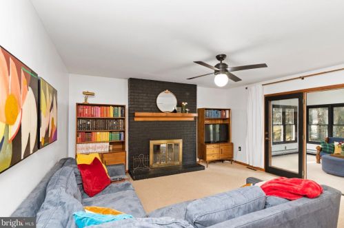 63 Fairway Dr, Camp Hill PA  17011-2065 exterior