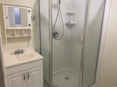 44 Oleeta Rd, Mount Sinai NY  11766-2505 exterior