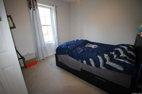 73 Manchester Rd, Rock Hill NY  12775-6112 exterior