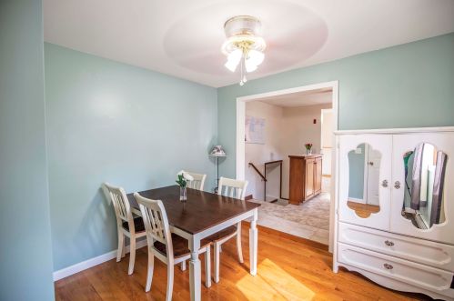 208 Lawrence Rd, Salem NH  03079-3905 exterior