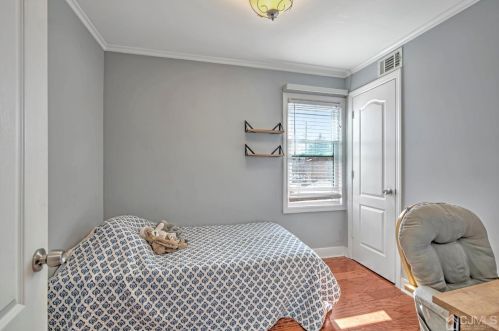 535 Front St, Green Brook NJ  08812-1009 exterior