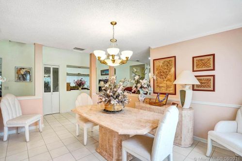 920 203rd Ave, Hollywood FL  33029-3439 exterior
