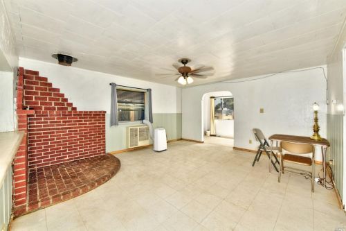 160 Thomas St, Ukiah CA  95482-5822 exterior