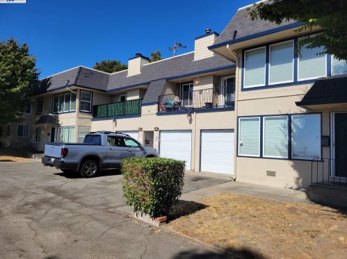 16232 Lindview Dr, San Leandro, CA 94578-1432