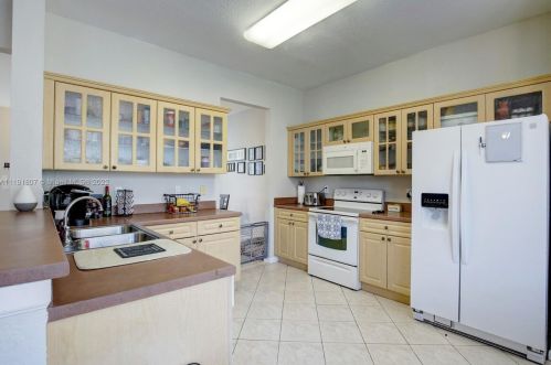 2053 149th Ave, Hollywood FL 33027-4340 exterior