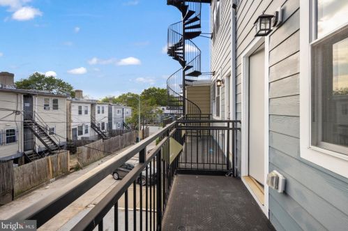 1111 Holbrook Ter, Washington DC 20002-2704 exterior