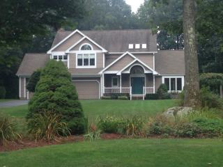 11 Country Walk, Higganum, CT 06441-4400