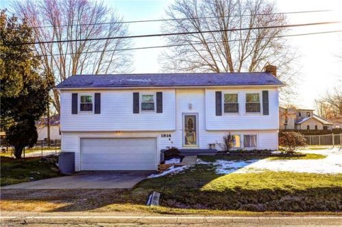 1814 Abbe Rd, Elyria OH  44035-8204 exterior