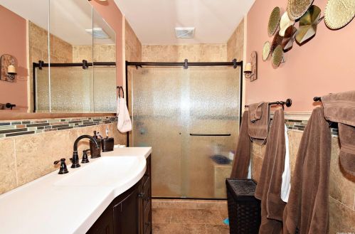 4 Merrimac Ct, Huntington Station NY  11746-6011 exterior