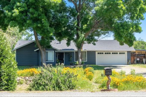 8280 Sherwood Blvd, Los Molinos, CA 96055-9716