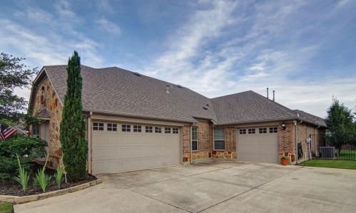 7013 Four Sixes Ranch Rd, Fort Worth, TX 76182-3382
