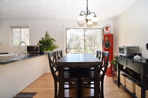 160 Howard Ave, Coventry RI  02816-7742 exterior