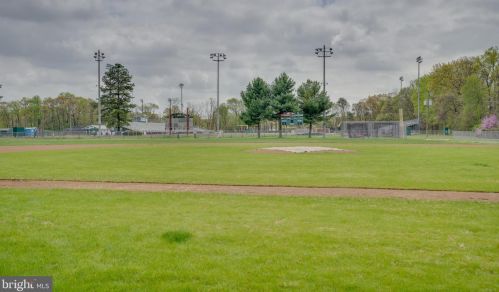 7779 Willow Pt Dr, Falls Church VA  22042-7536 exterior