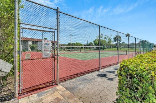 4380 27th Ct, Naples FL  34116-7907 exterior